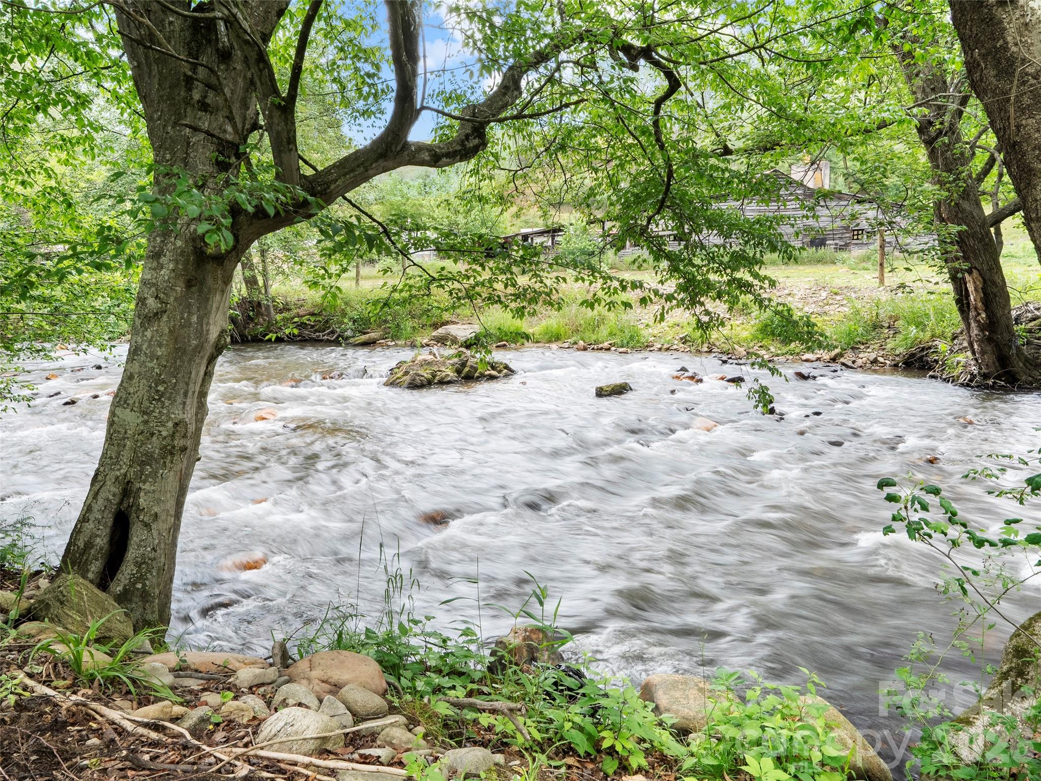 43 Pike Point — Waynesville