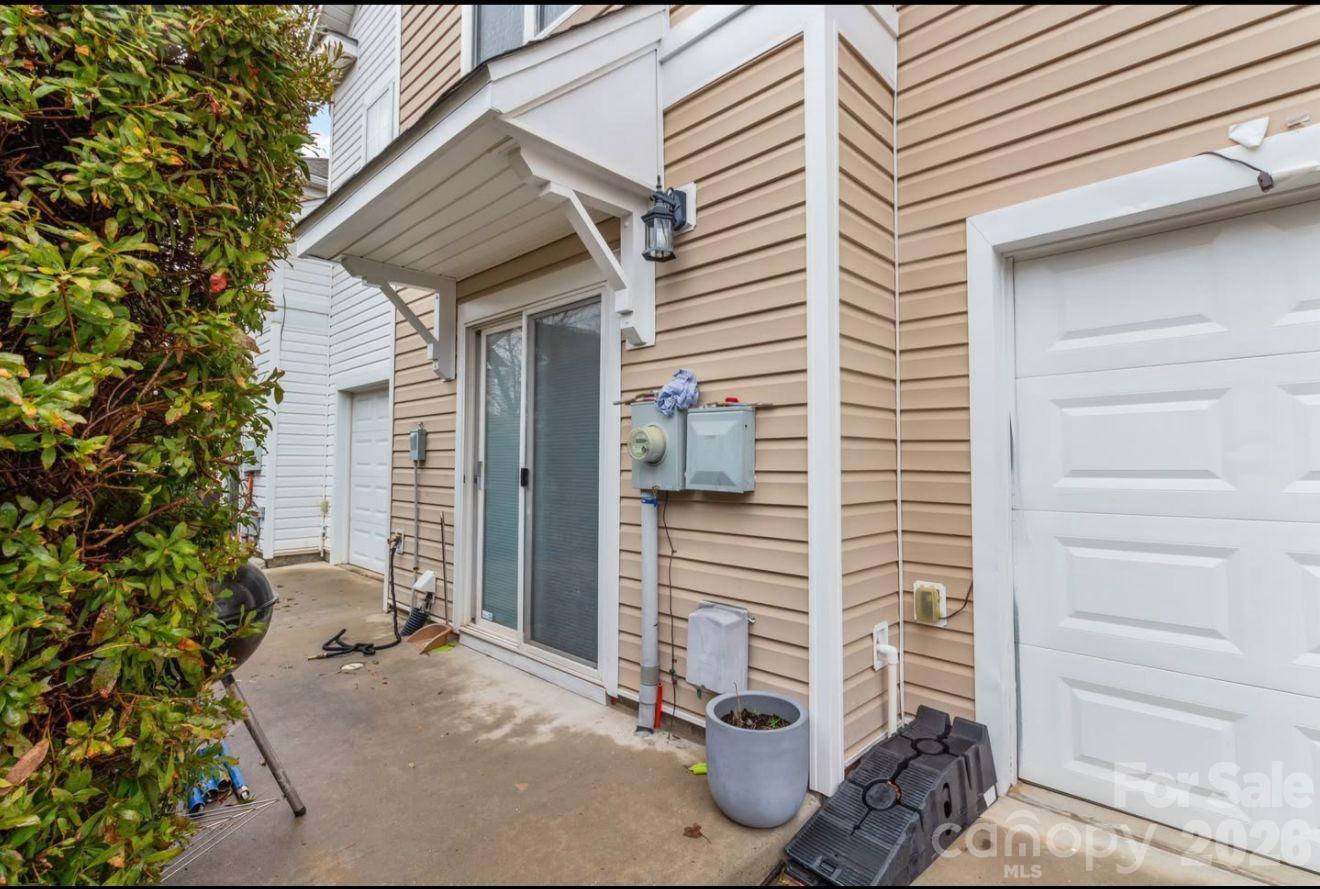 8409 Scotney Bluff Avenue — Charlotte