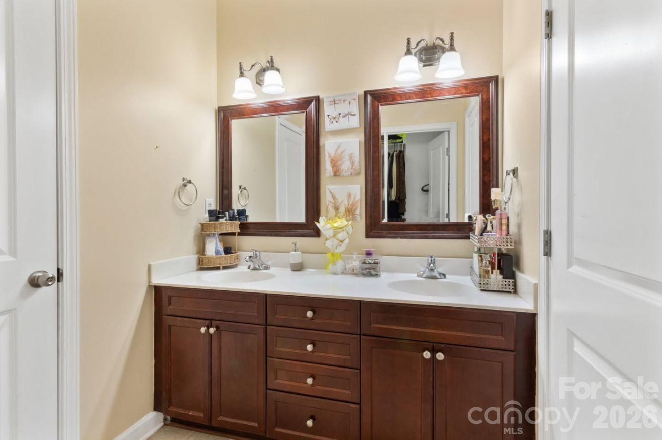 8409 Scotney Bluff Avenue — Charlotte