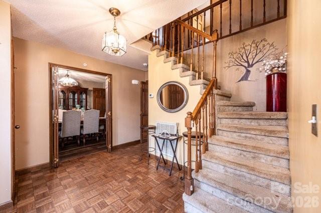 5976 Gold Creek Estate Drive — Hickory
