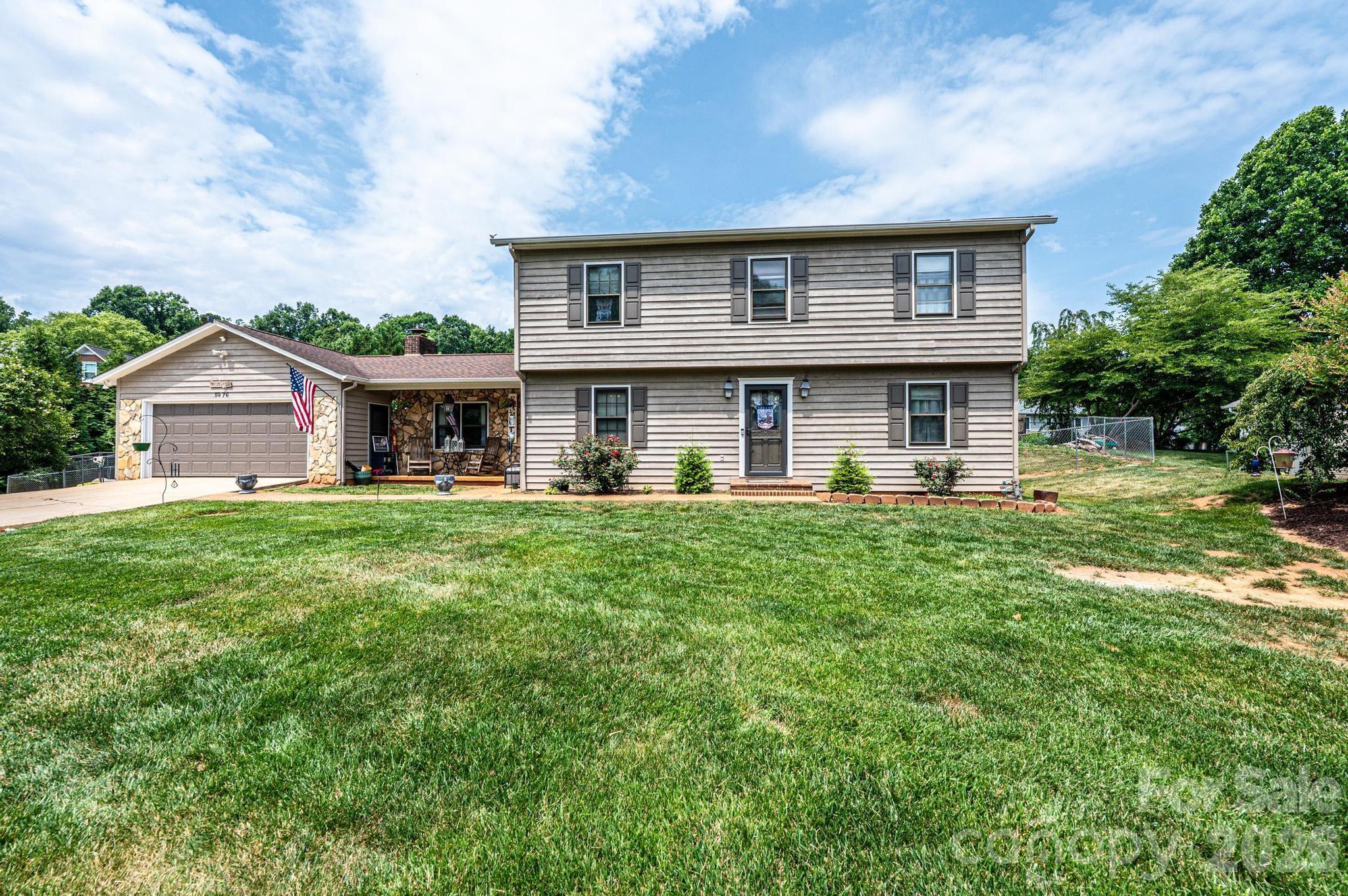 5976 Gold Creek Estate Drive — Hickory