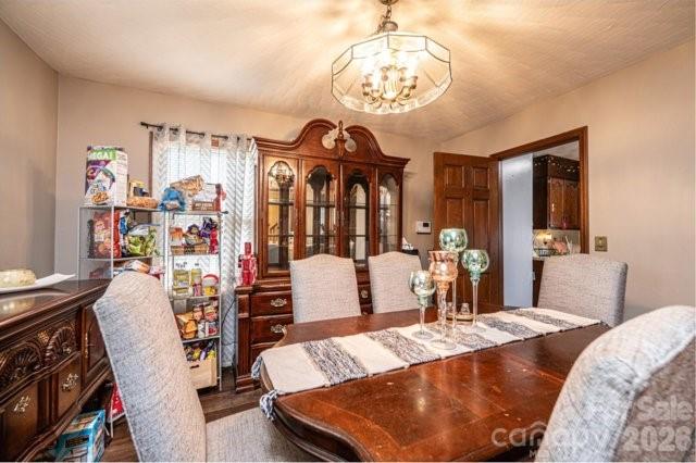 5976 Gold Creek Estate Drive — Hickory
