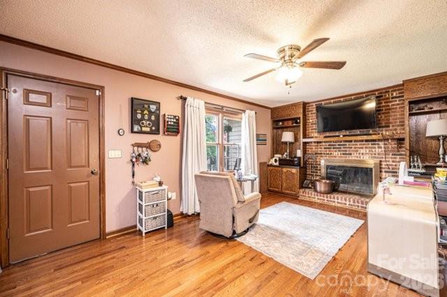 5976 Gold Creek Estate Drive — Hickory