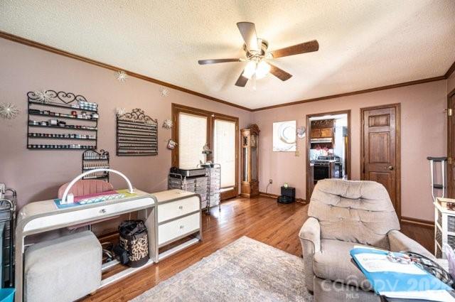 5976 Gold Creek Estate Drive — Hickory