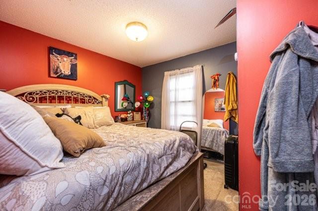 5976 Gold Creek Estate Drive — Hickory
