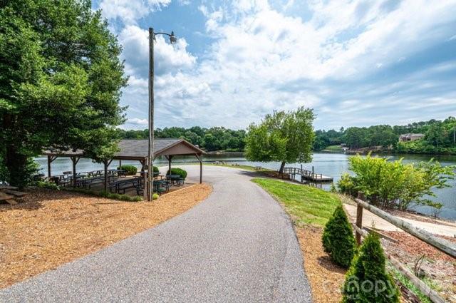 5976 Gold Creek Estate Drive — Hickory