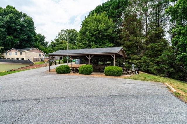 5976 Gold Creek Estate Drive — Hickory