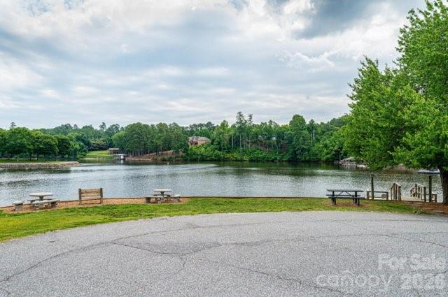 5976 Gold Creek Estate Drive — Hickory