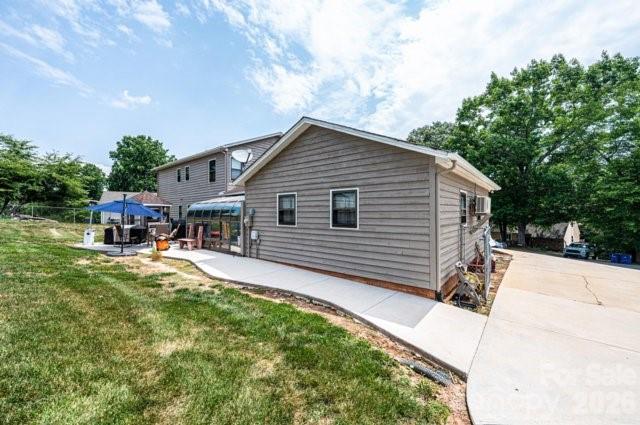 5976 Gold Creek Estate Drive — Hickory