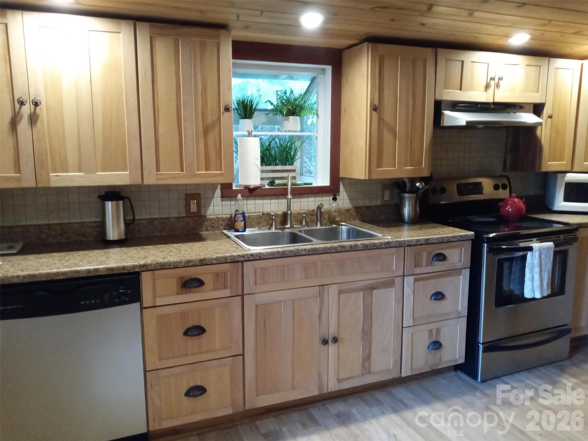 251 Village Lane — Mars Hill