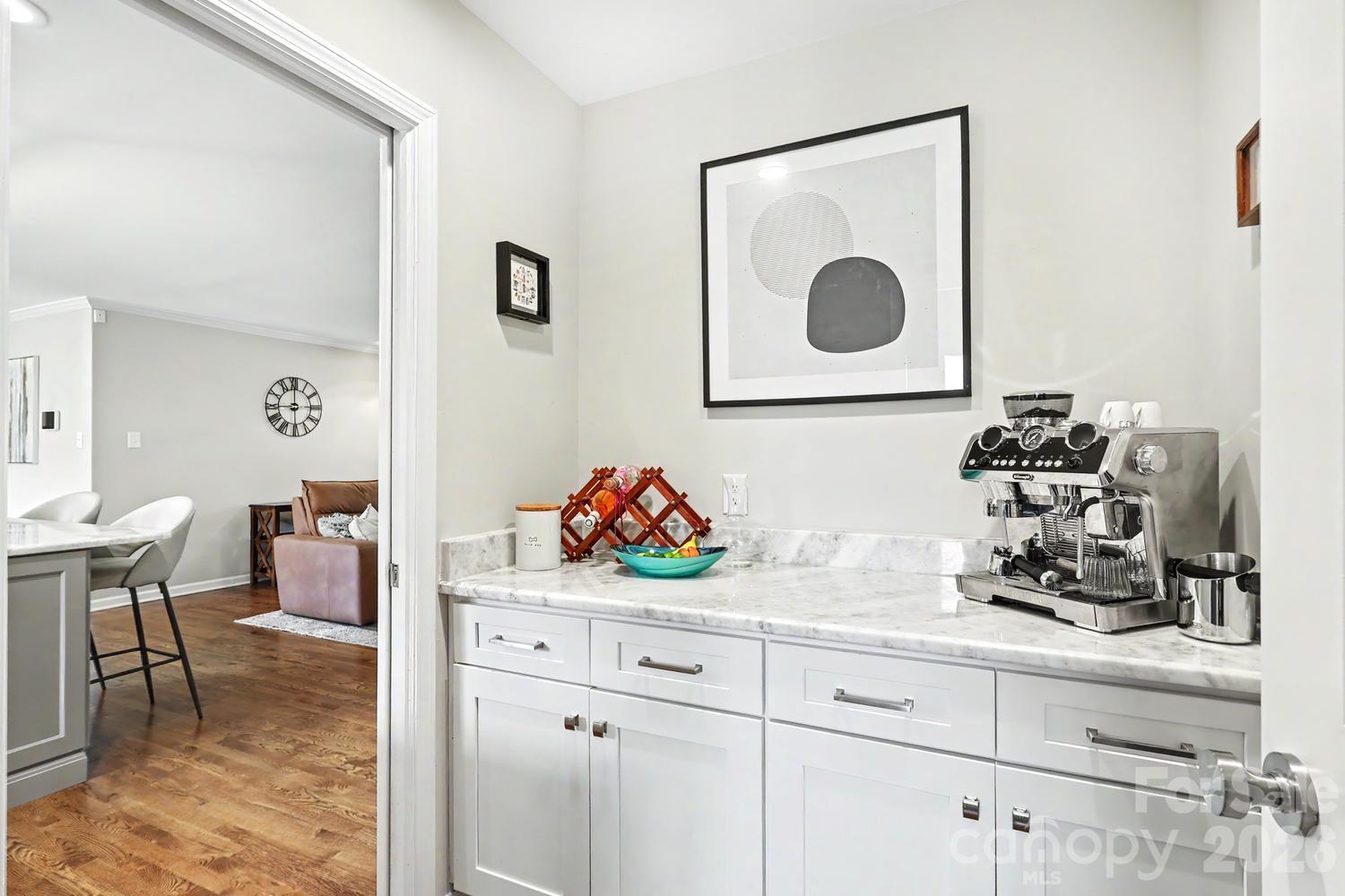 3330 Woodleaf Road — Charlotte