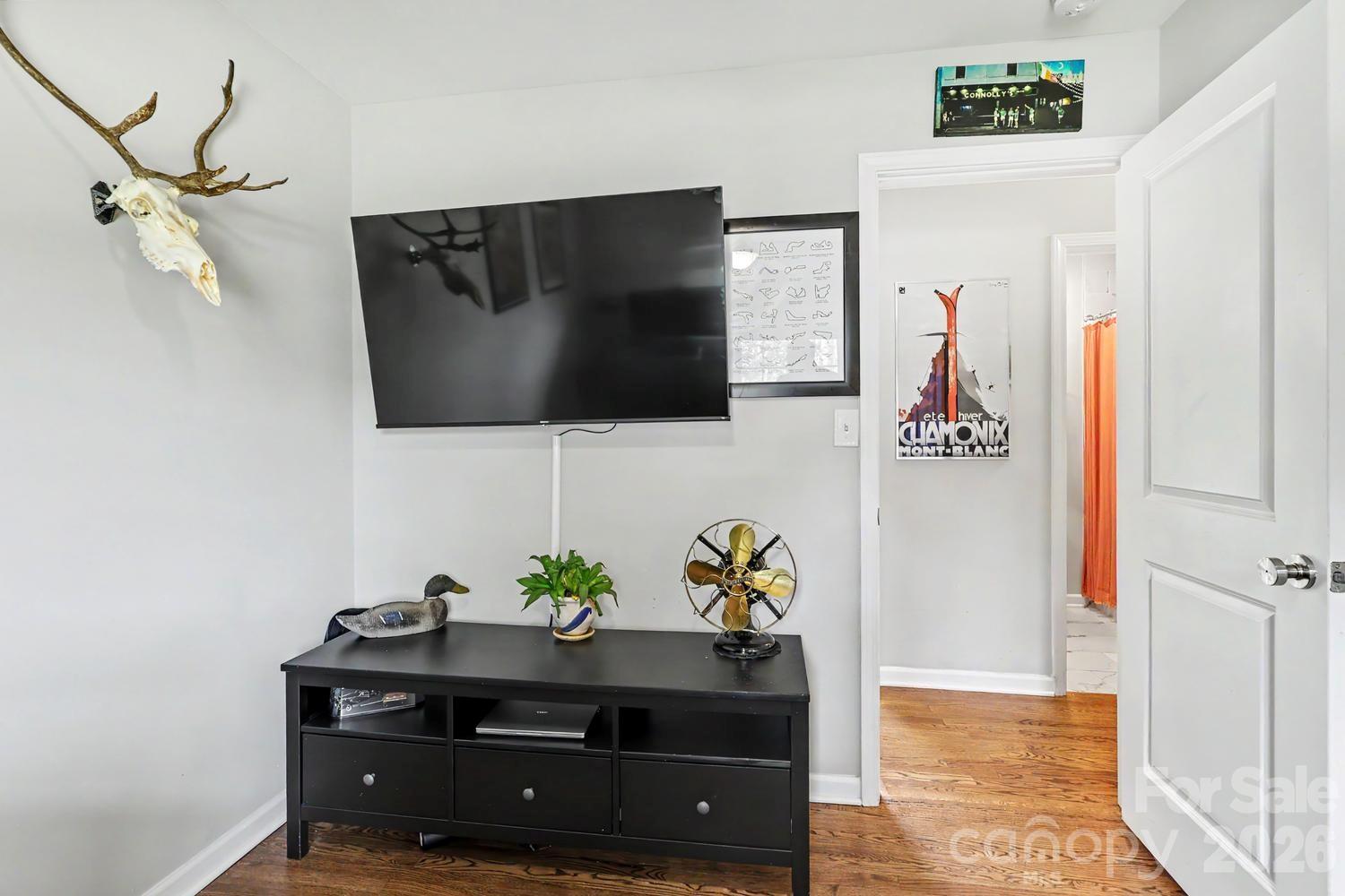 3330 Woodleaf Road — Charlotte