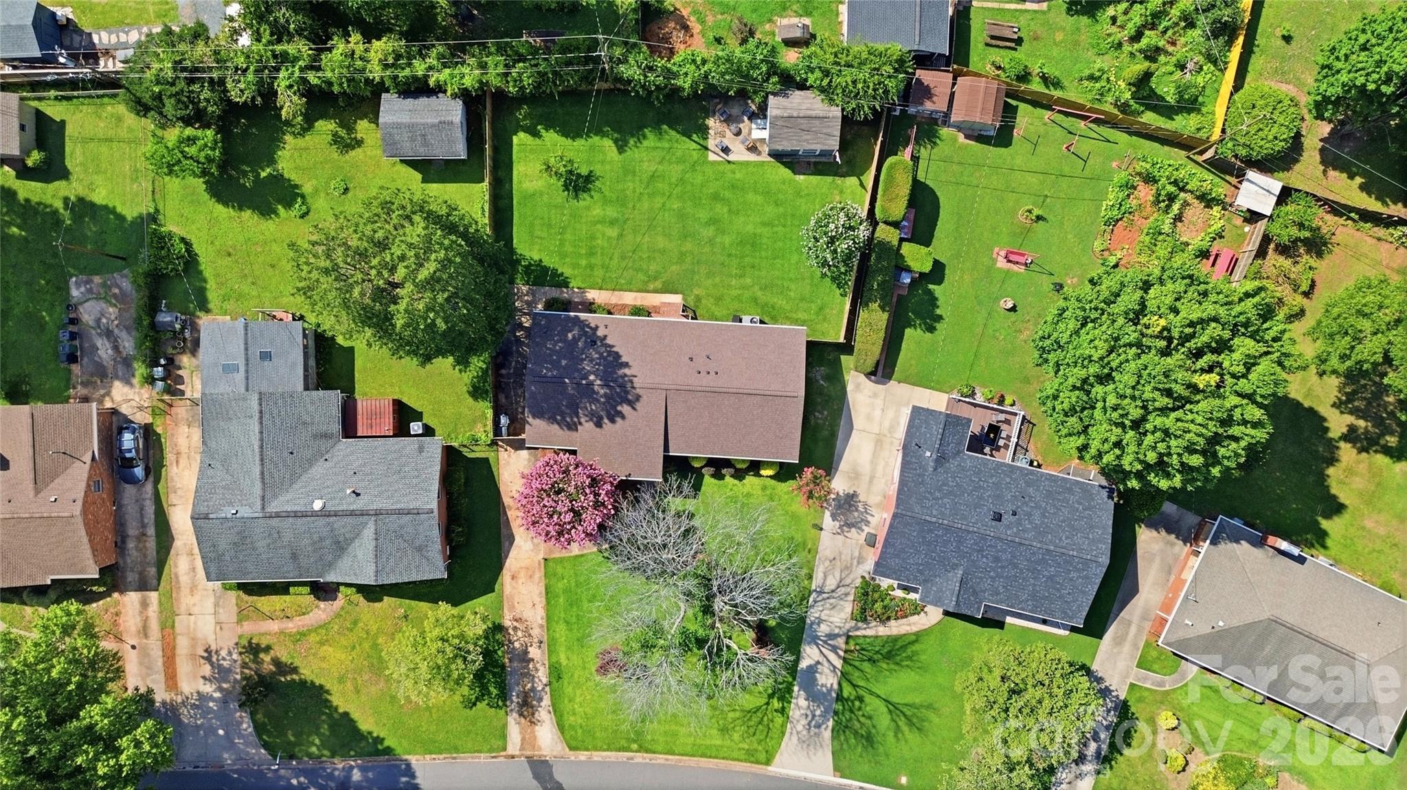 3330 Woodleaf Road — Charlotte