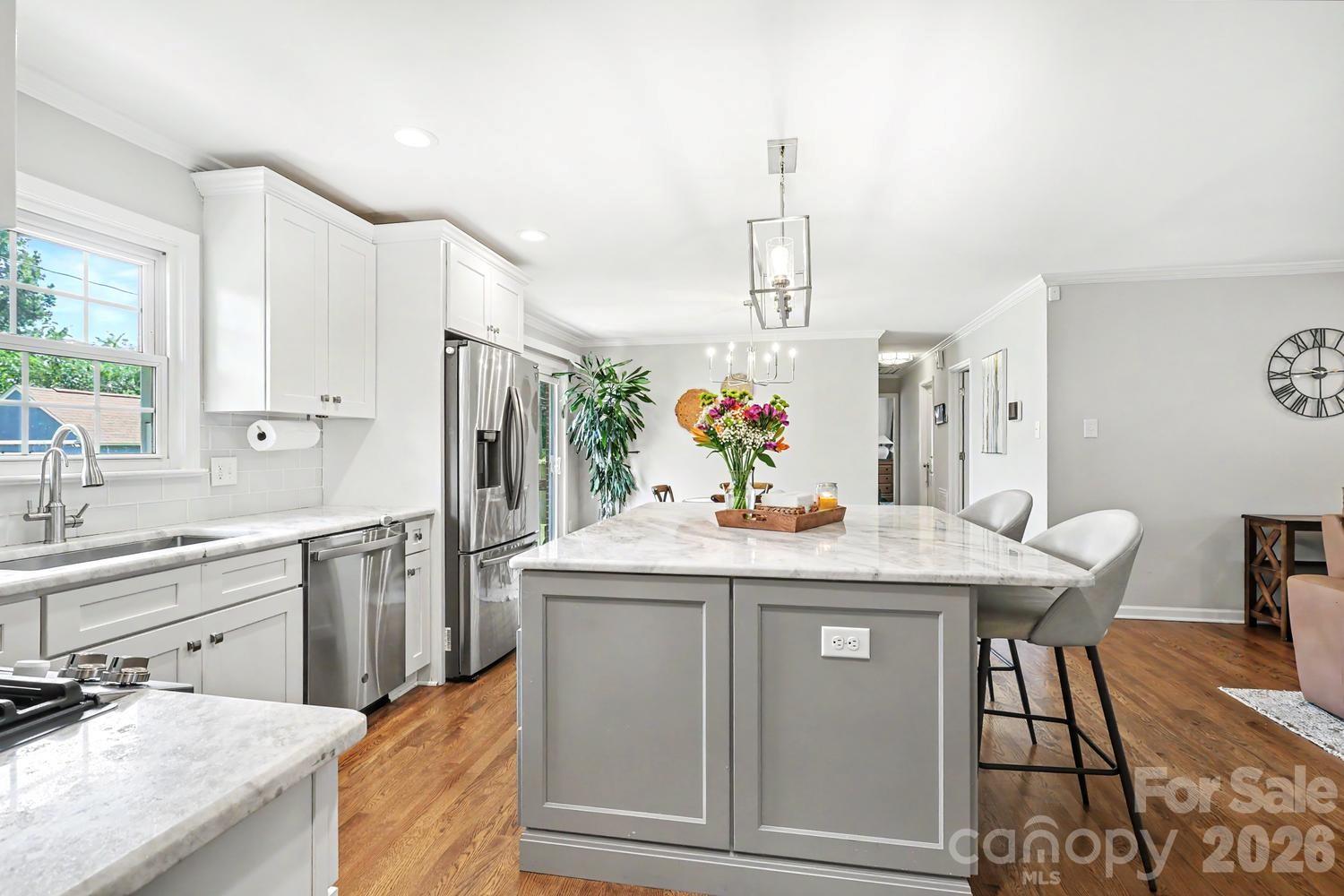 3330 Woodleaf Road — Charlotte