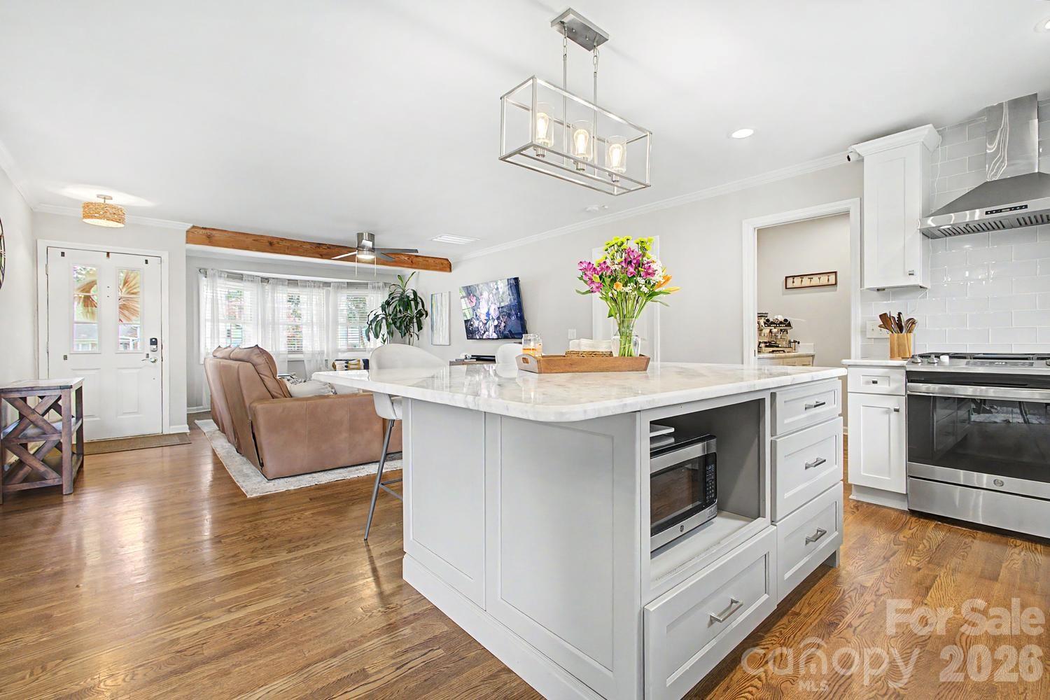 3330 Woodleaf Road — Charlotte