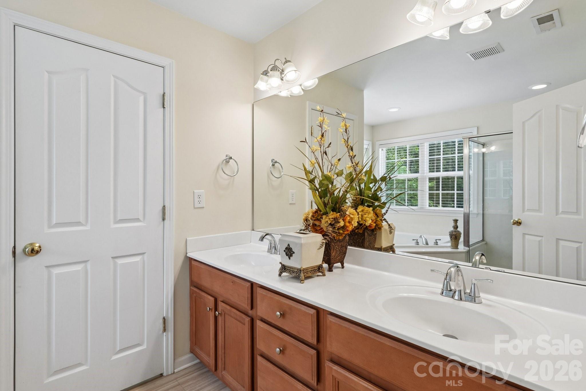7809 Pinecroft Court — Harrisburg