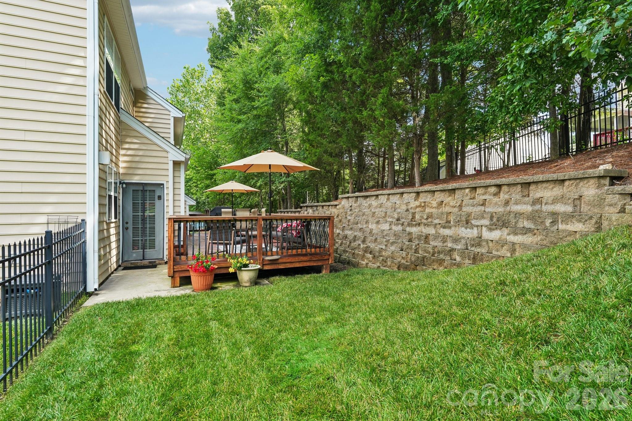 7809 Pinecroft Court — Harrisburg