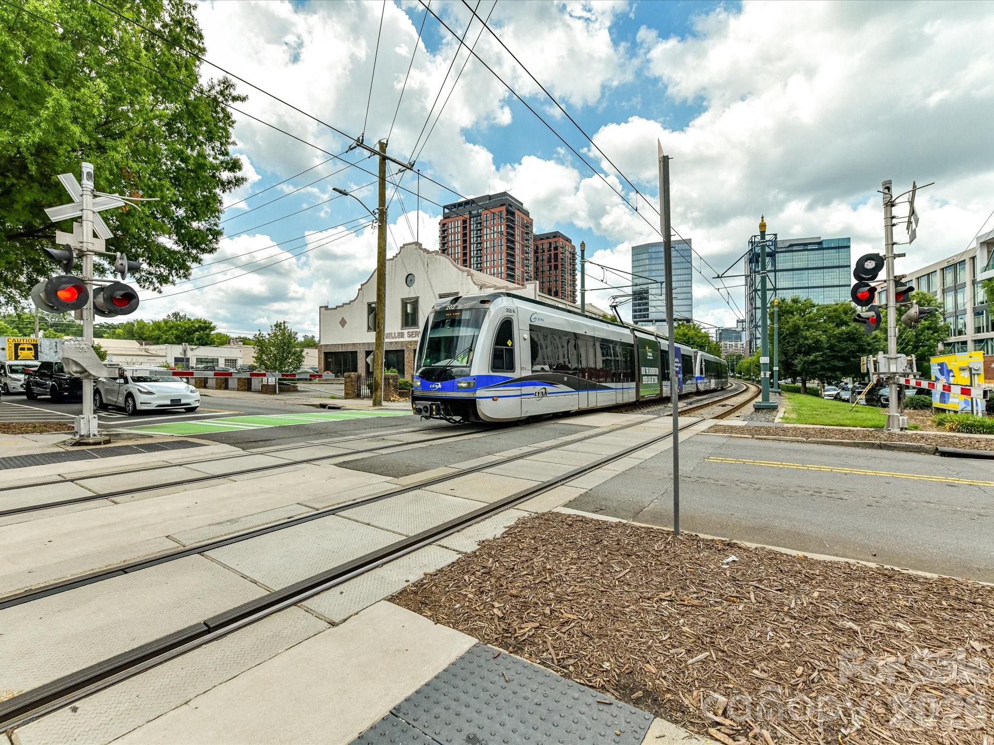 115 E Park Avenue — Charlotte