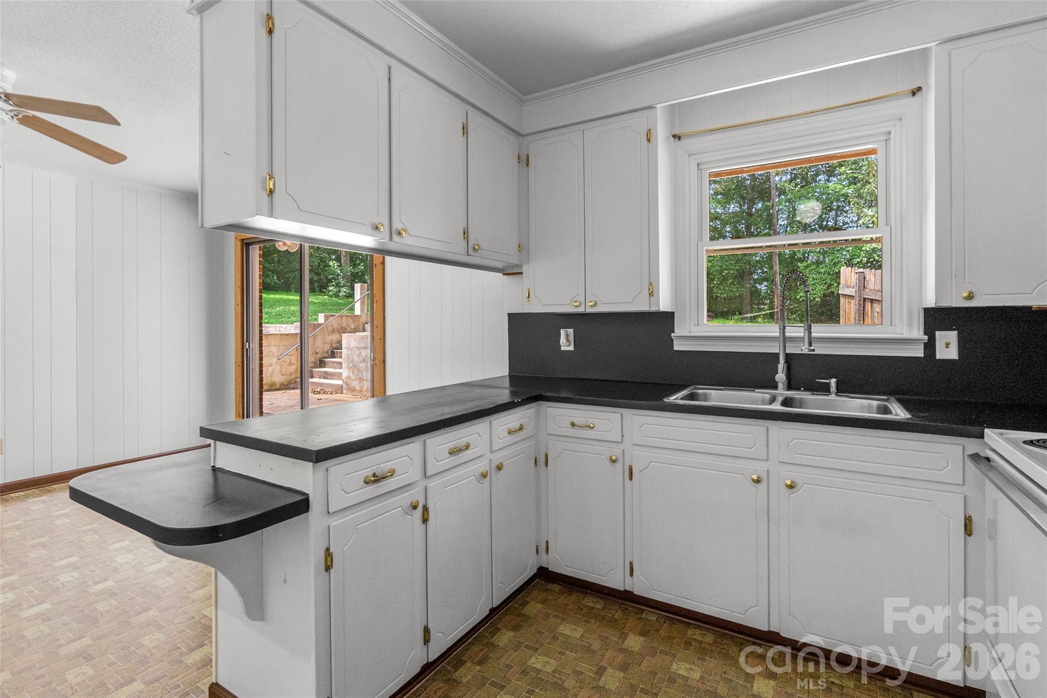 382 Wildwood Circle — Taylorsville