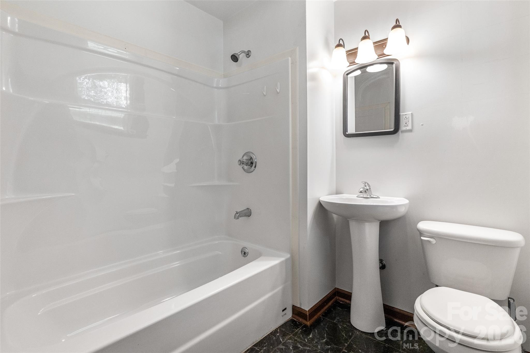 382 Wildwood Circle — Taylorsville