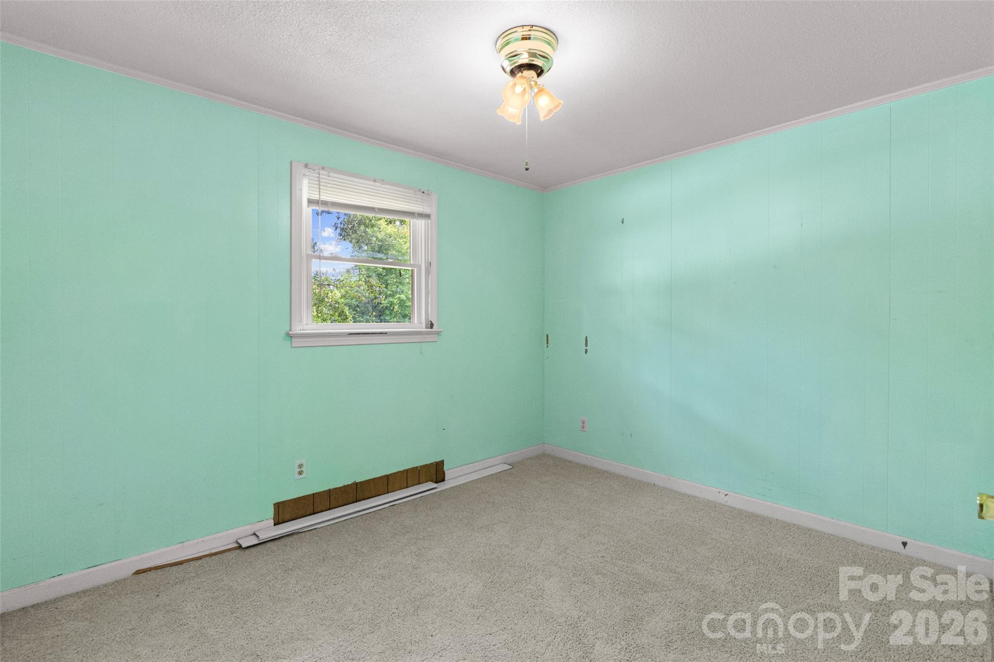 382 Wildwood Circle — Taylorsville
