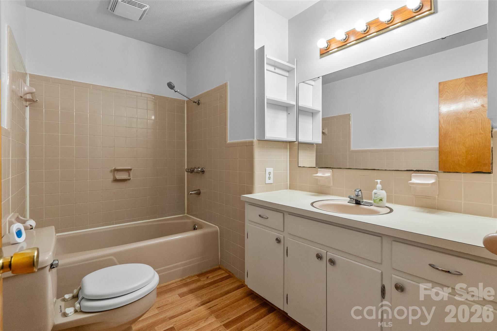 382 Wildwood Circle — Taylorsville