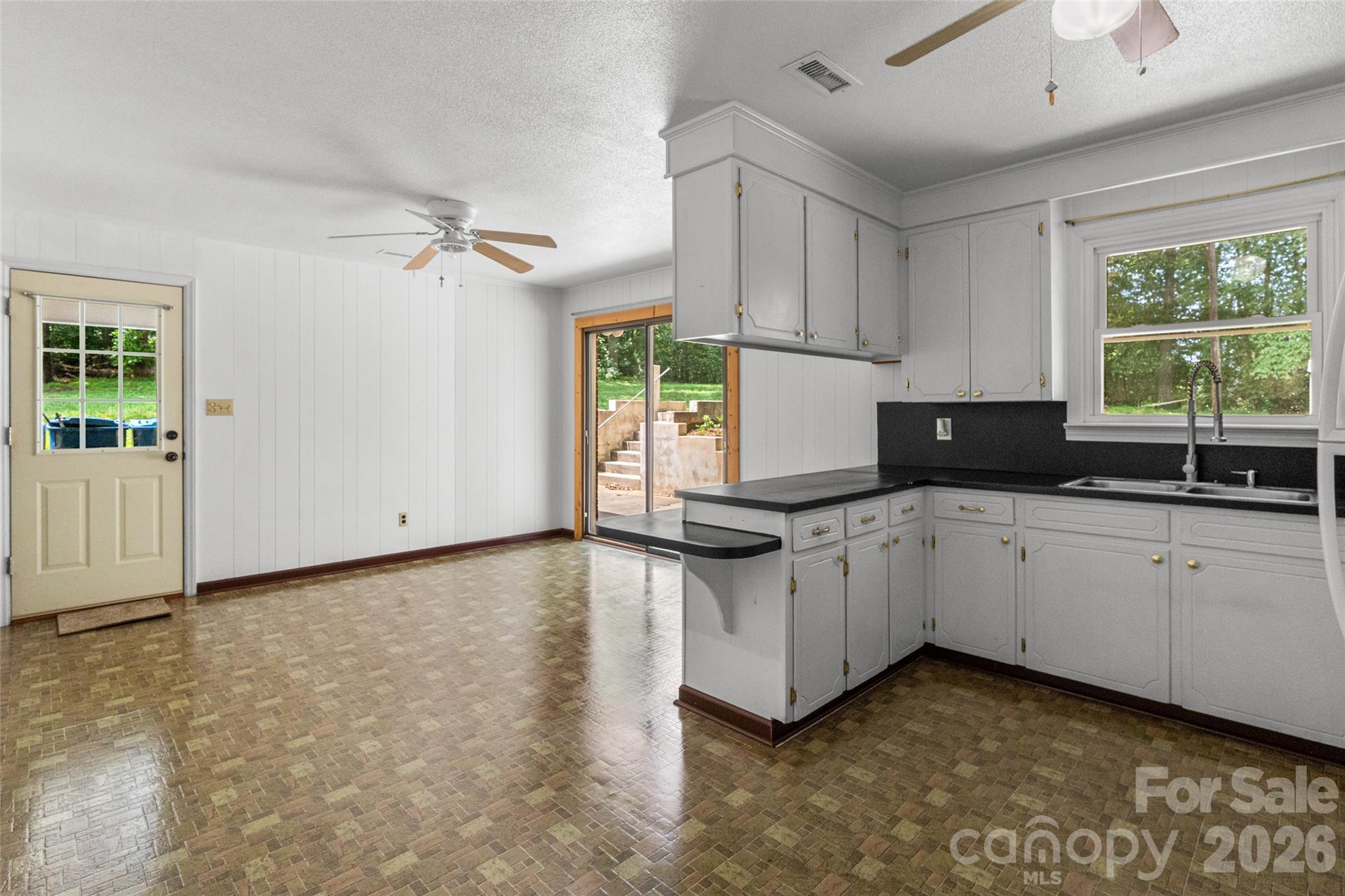 382 Wildwood Circle — Taylorsville