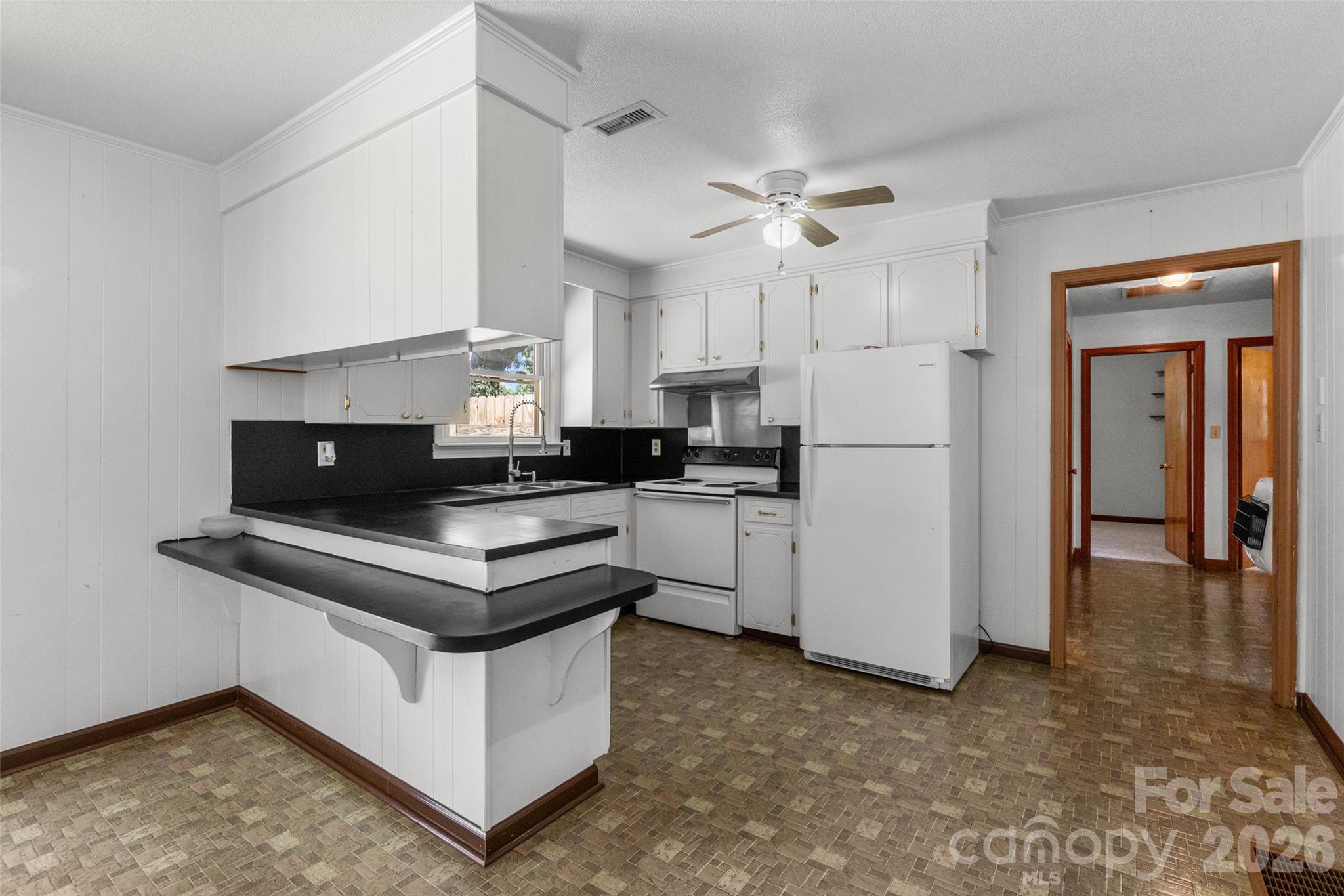 382 Wildwood Circle — Taylorsville