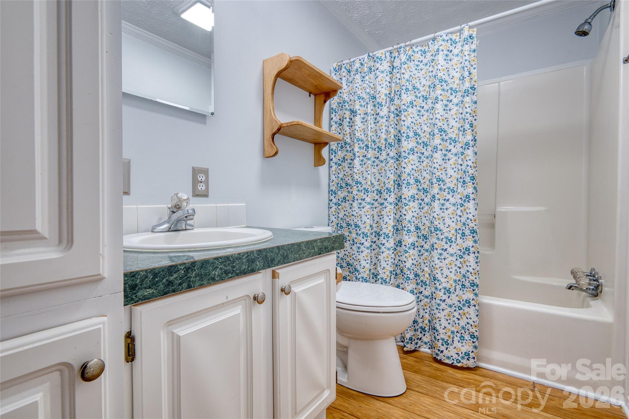 4942 Reid Road — Edgemoor