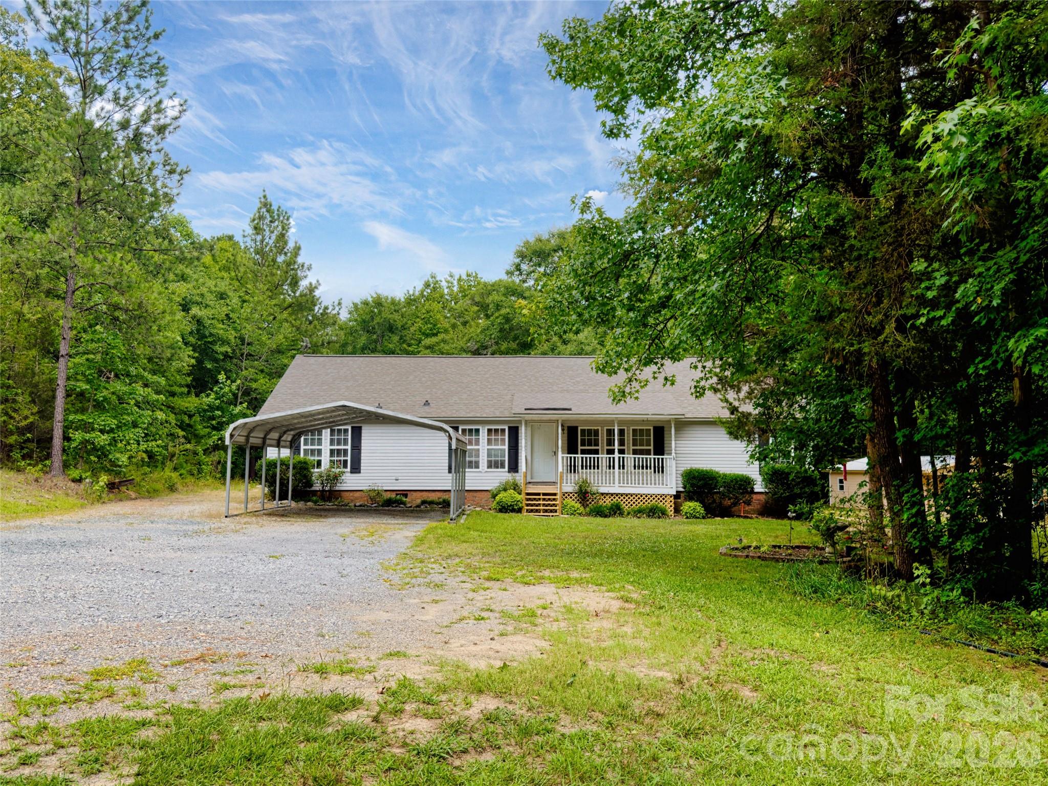 4942 Reid Road — Edgemoor