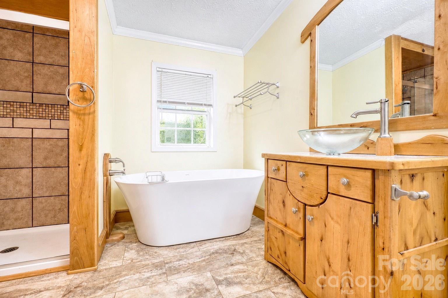 4942 Reid Road — Edgemoor