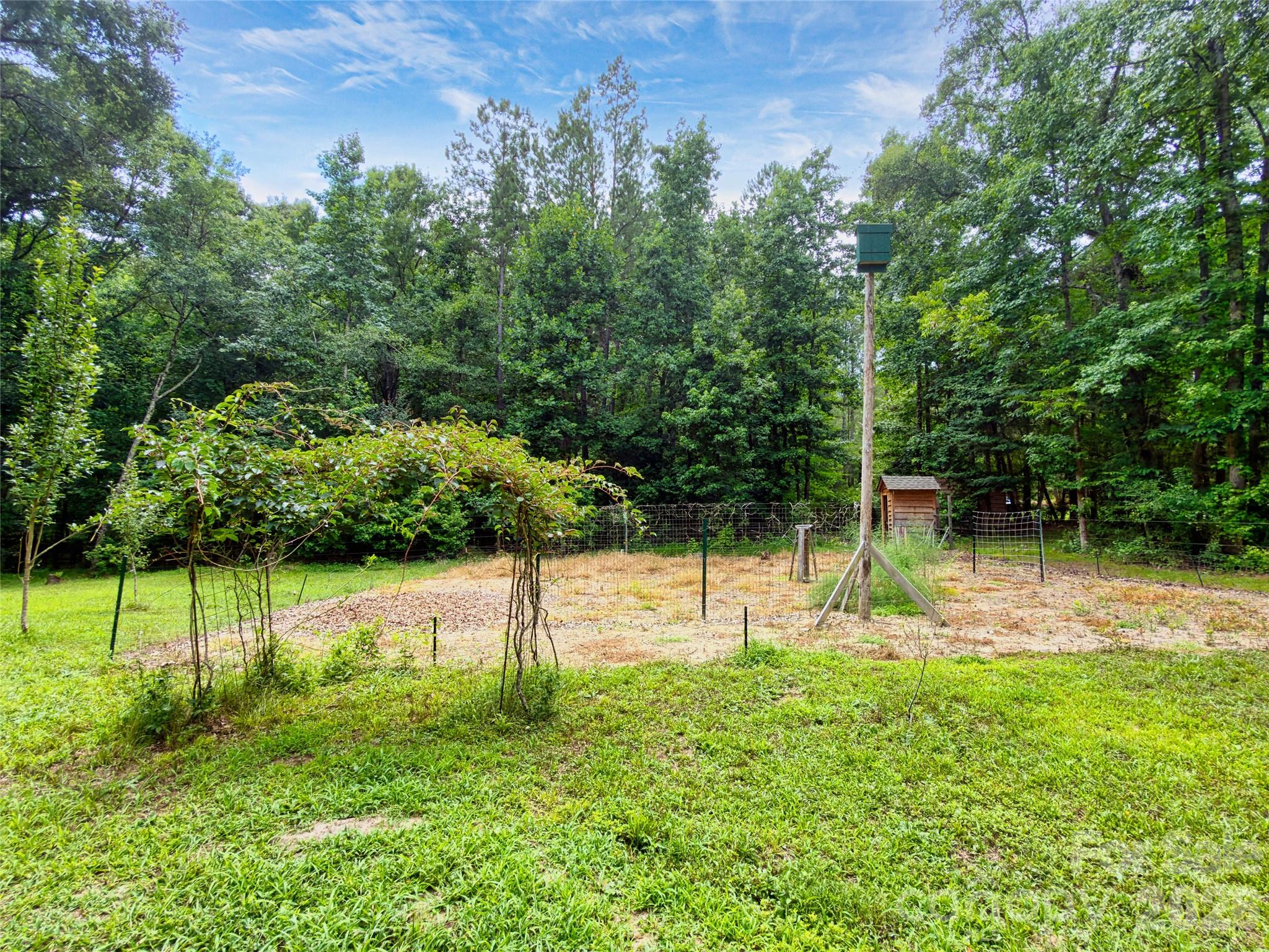 4942 Reid Road — Edgemoor