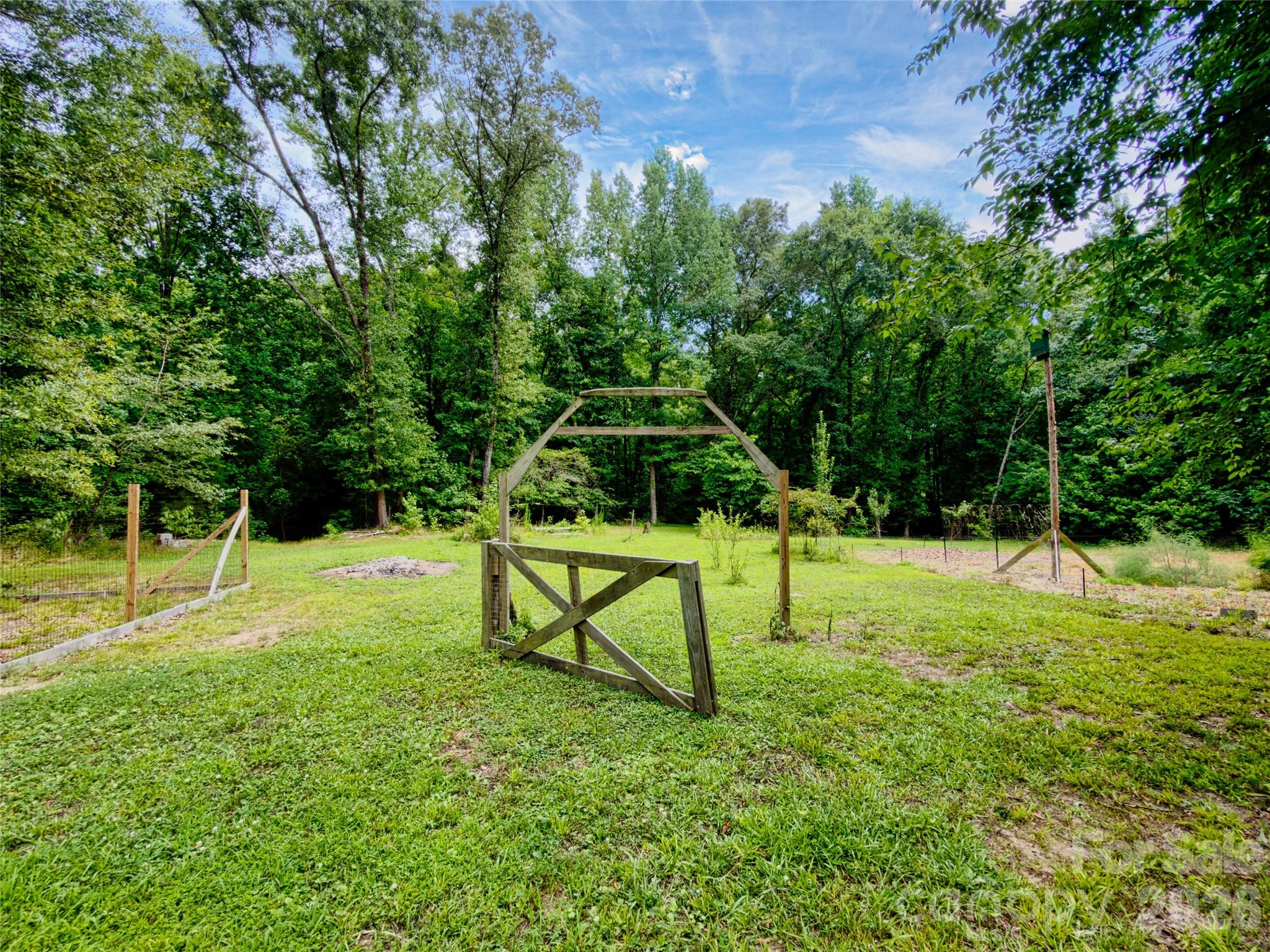 4942 Reid Road — Edgemoor