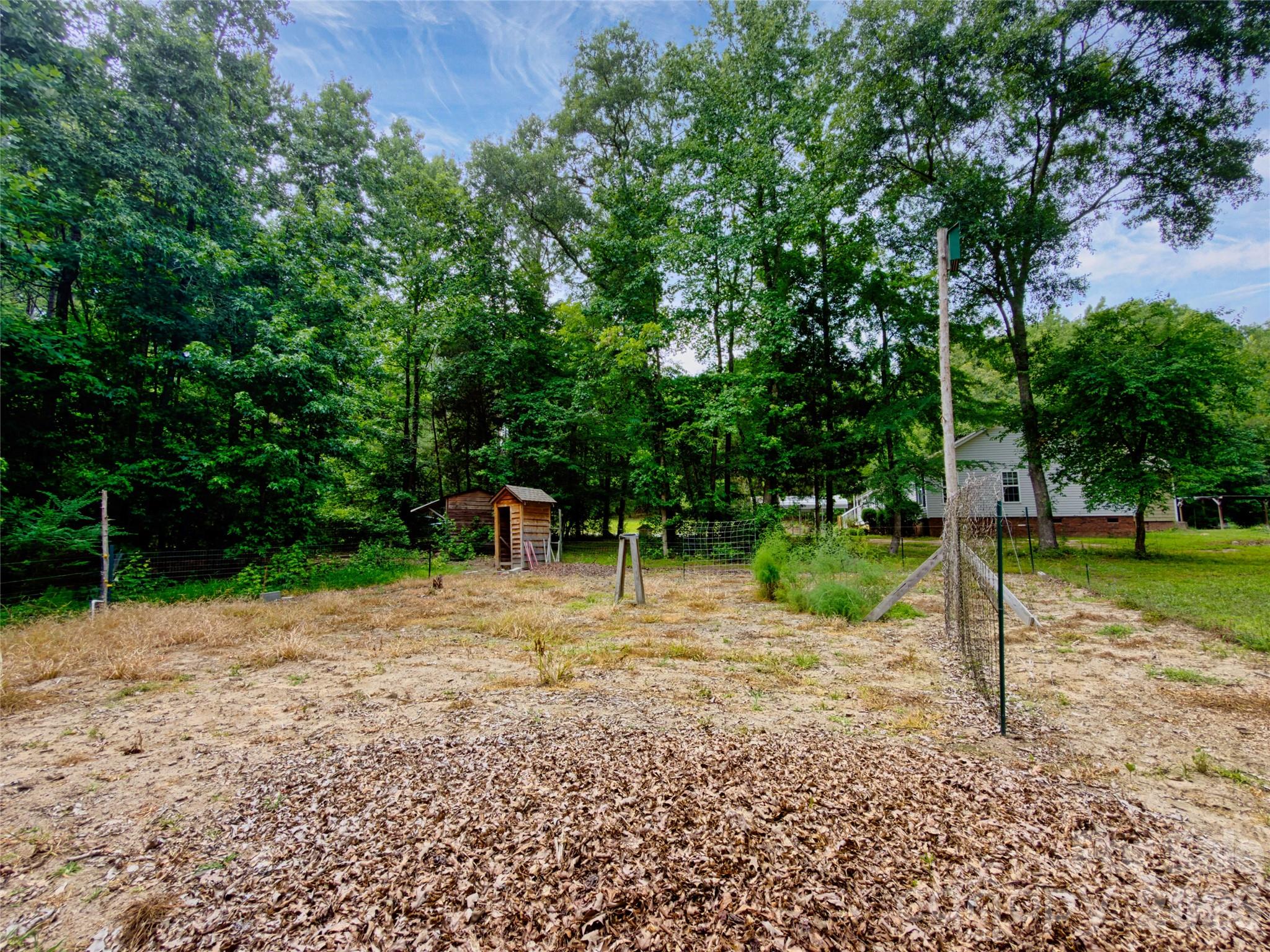 4942 Reid Road — Edgemoor