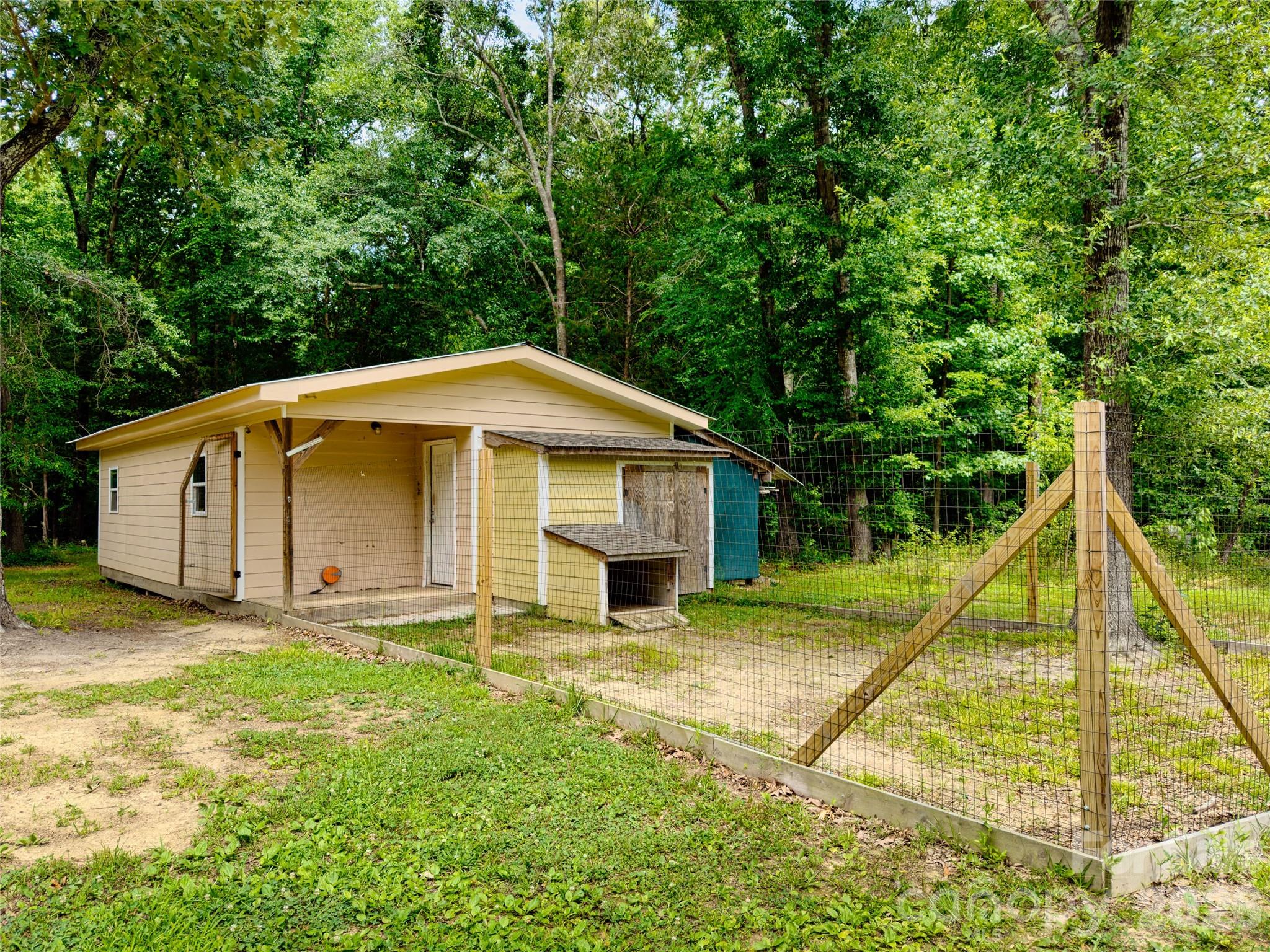 4942 Reid Road — Edgemoor