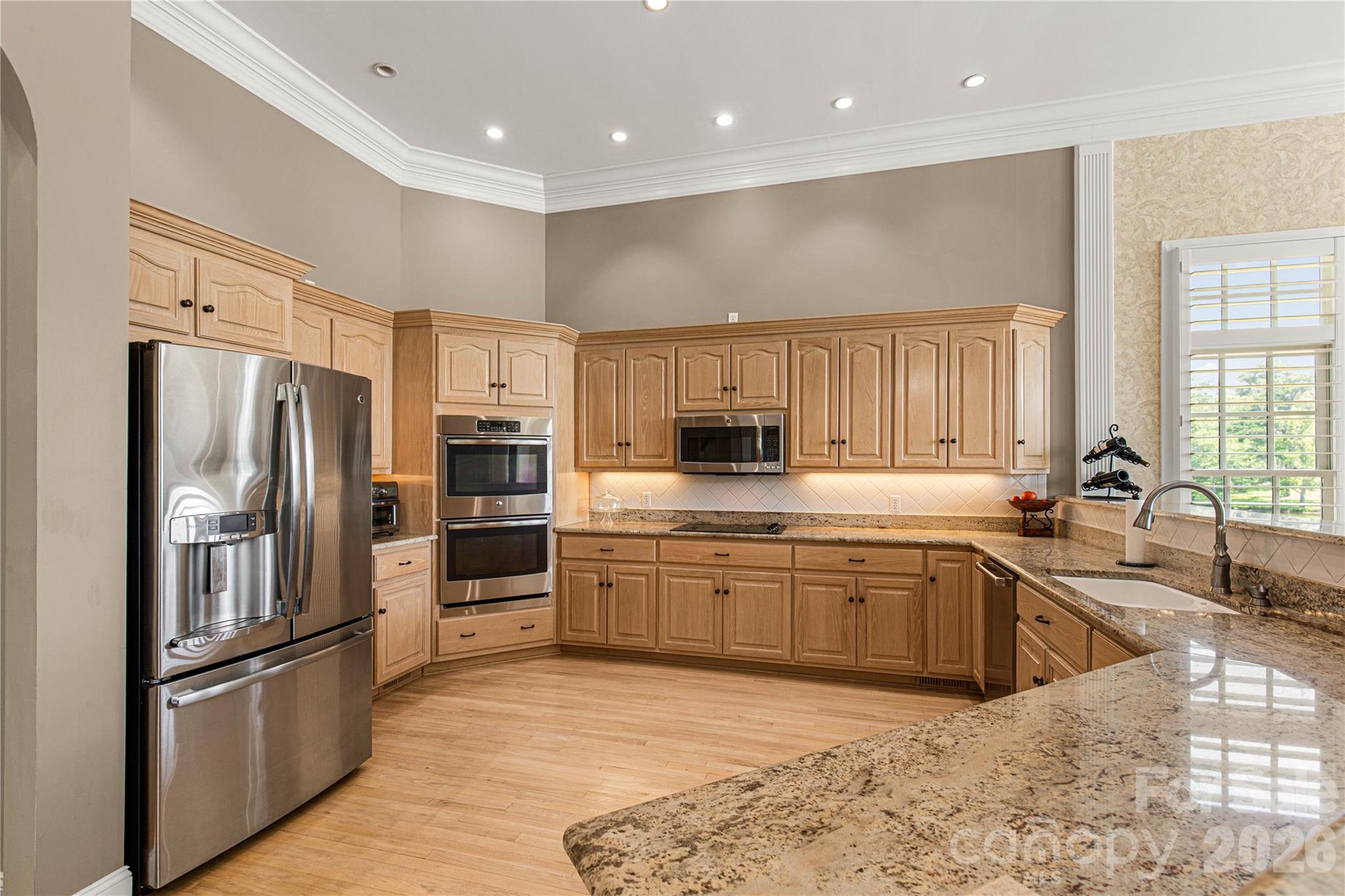 747 Shoreline Drive — Lancaster