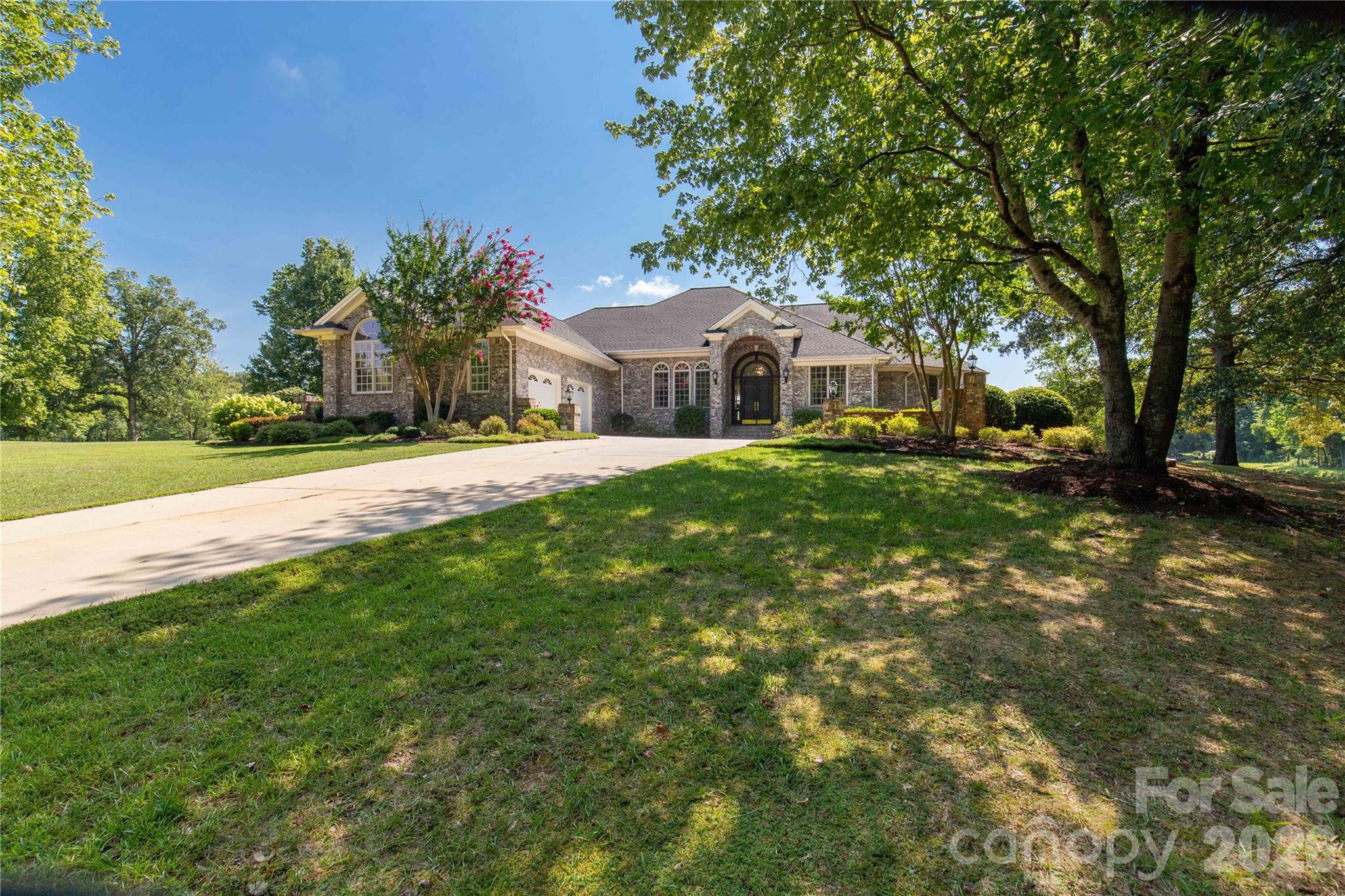 747 Shoreline Drive — Lancaster
