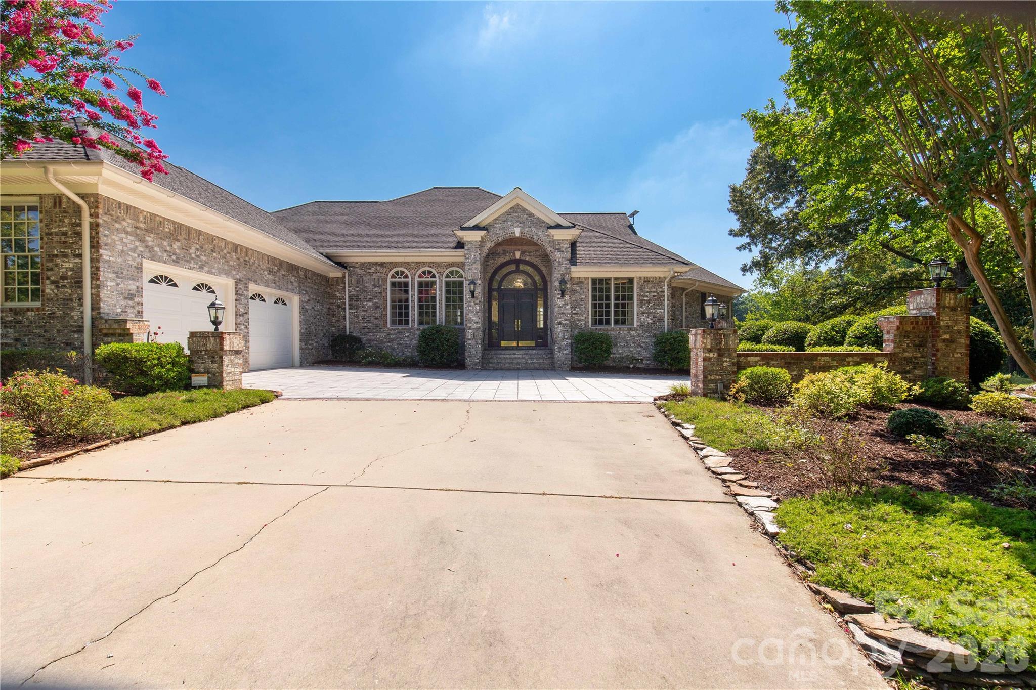 747 Shoreline Drive — Lancaster