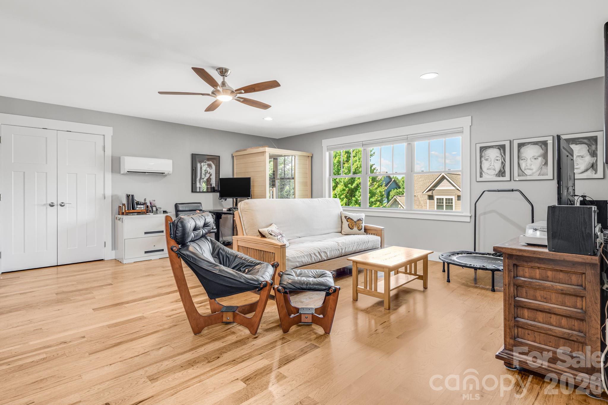60 Barnrock Drive — Mills River