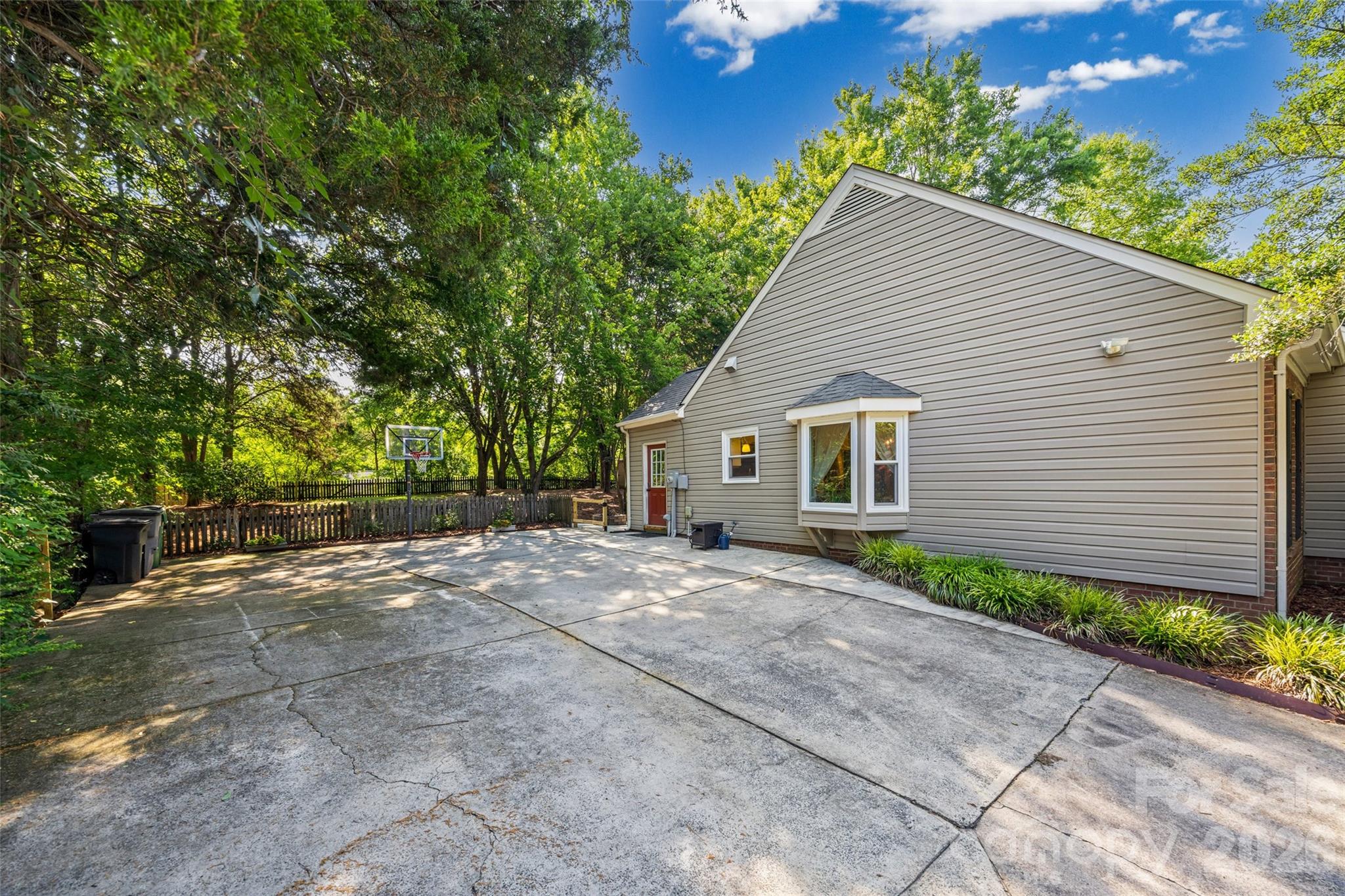 11701 Harrowfield Road — Charlotte