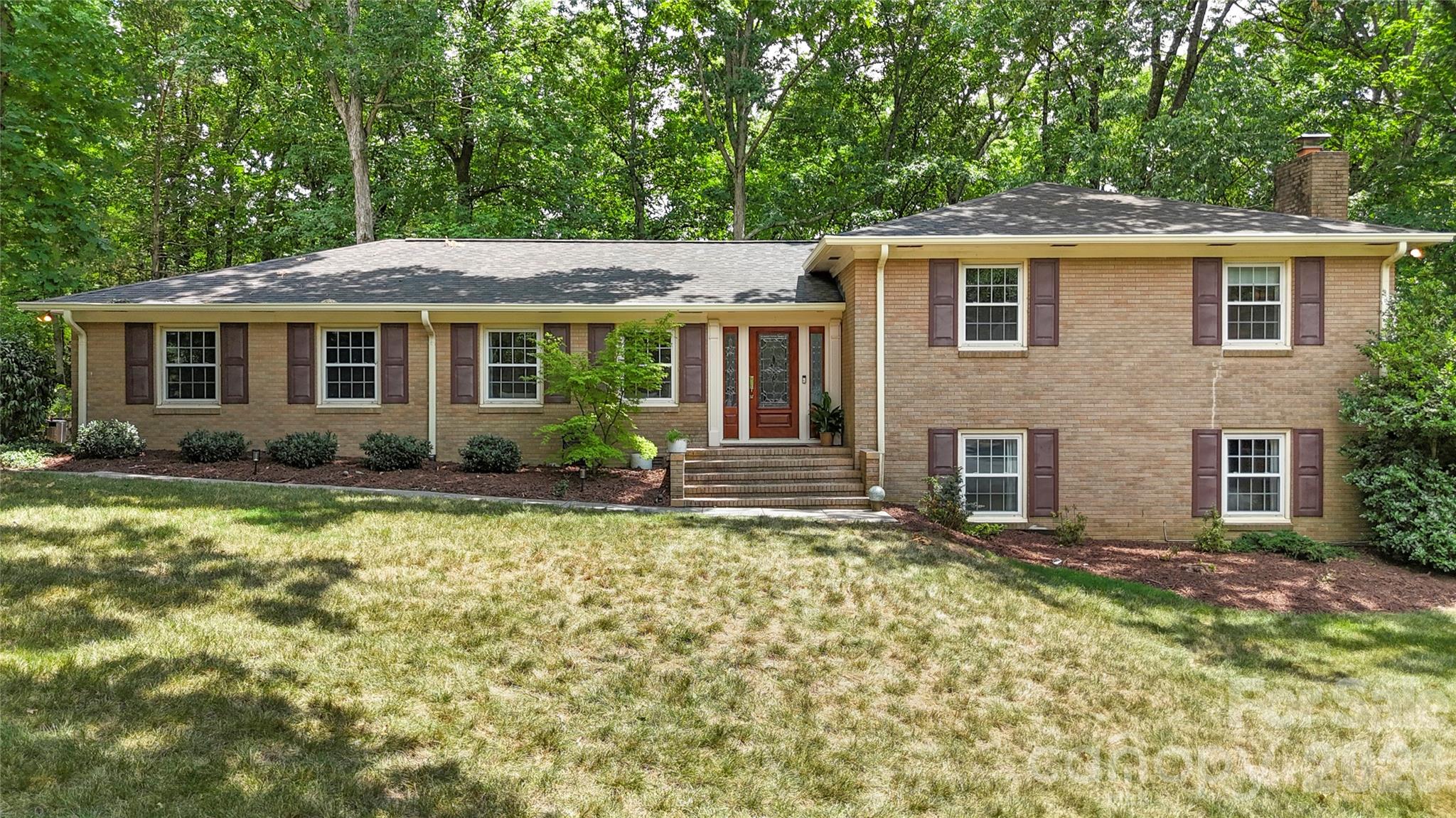 1800 Lumarka Drive — Charlotte