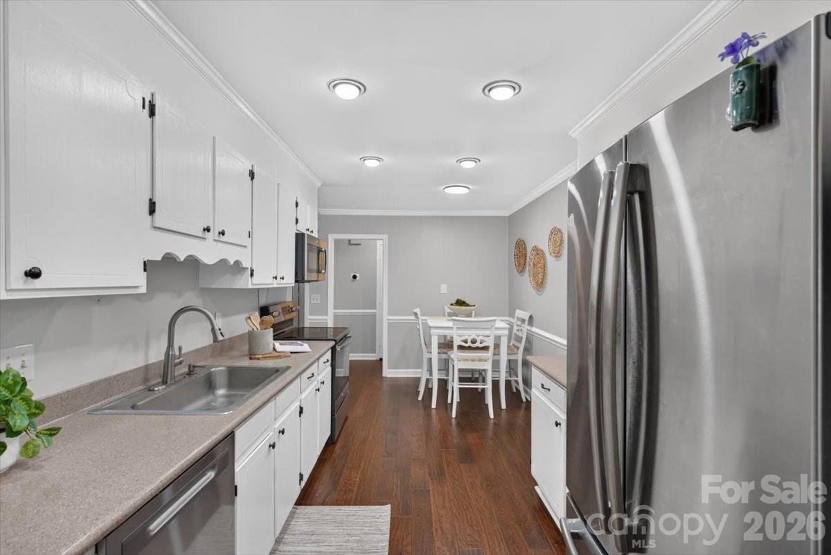 4124 Bridgewood Lane — Charlotte