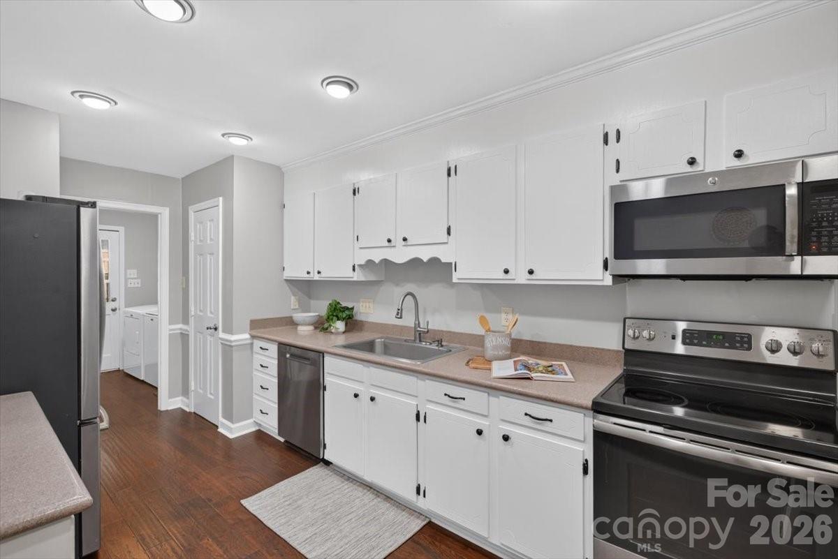 4124 Bridgewood Lane — Charlotte