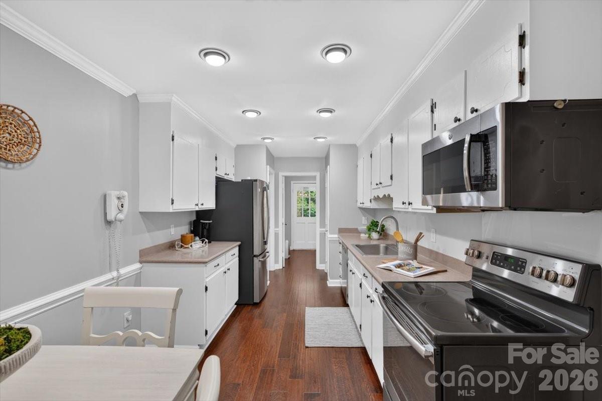 4124 Bridgewood Lane — Charlotte