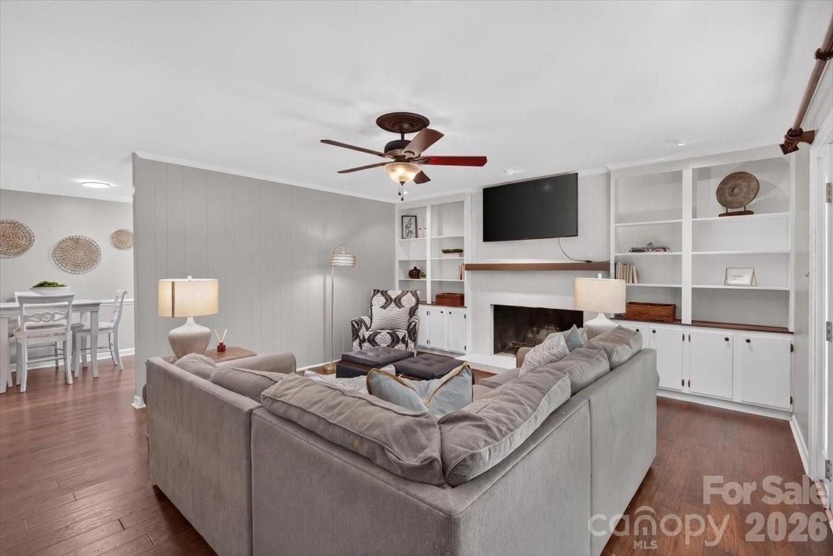 4124 Bridgewood Lane — Charlotte