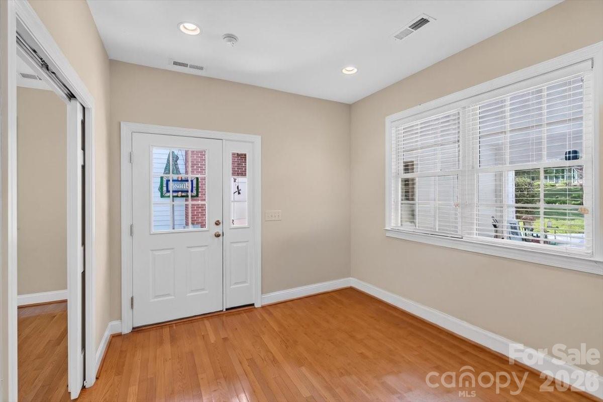 4124 Bridgewood Lane — Charlotte