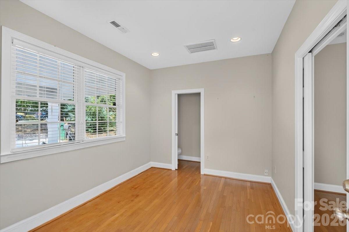 4124 Bridgewood Lane — Charlotte