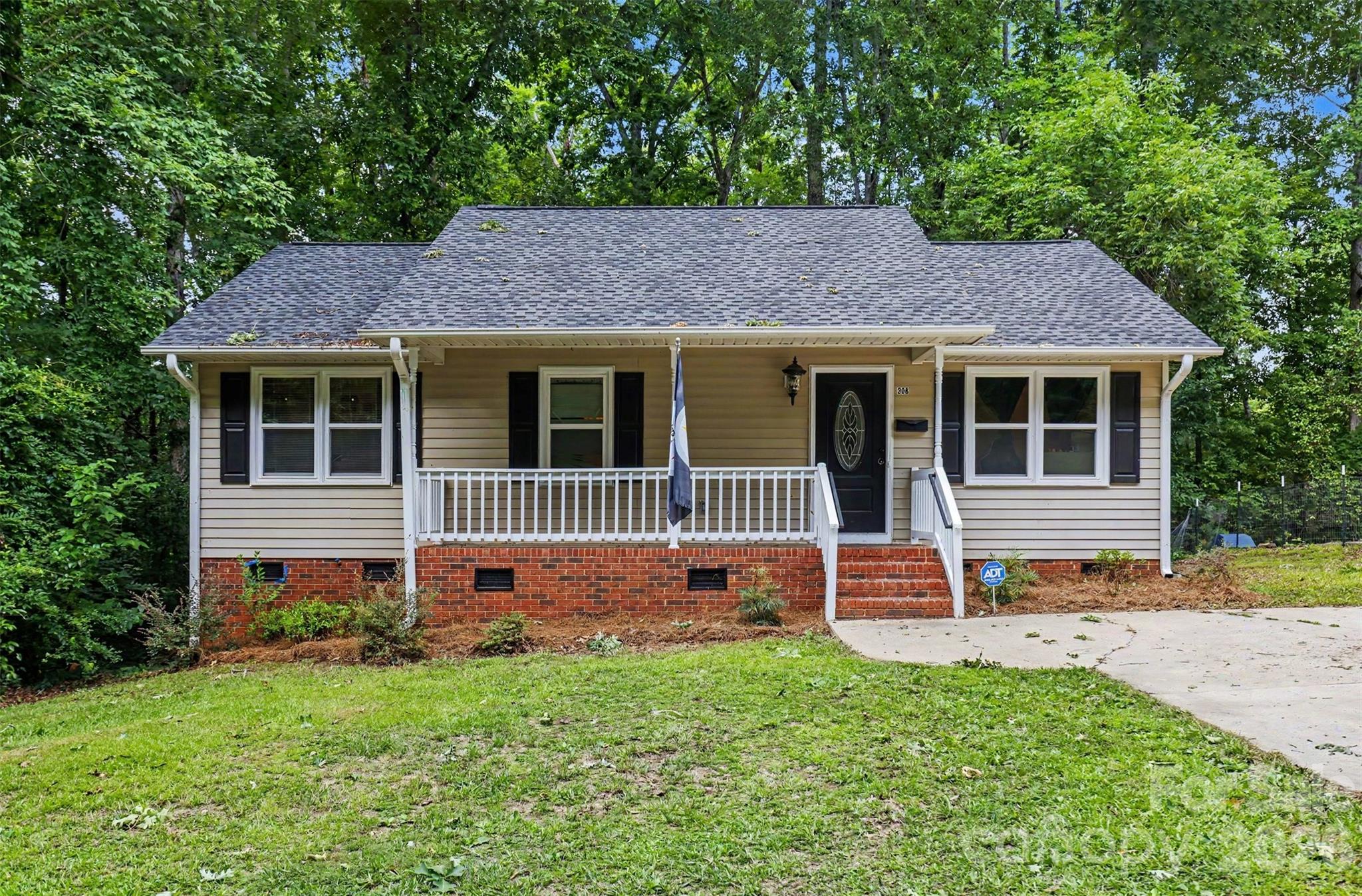 308 Kershaw Street — Lancaster