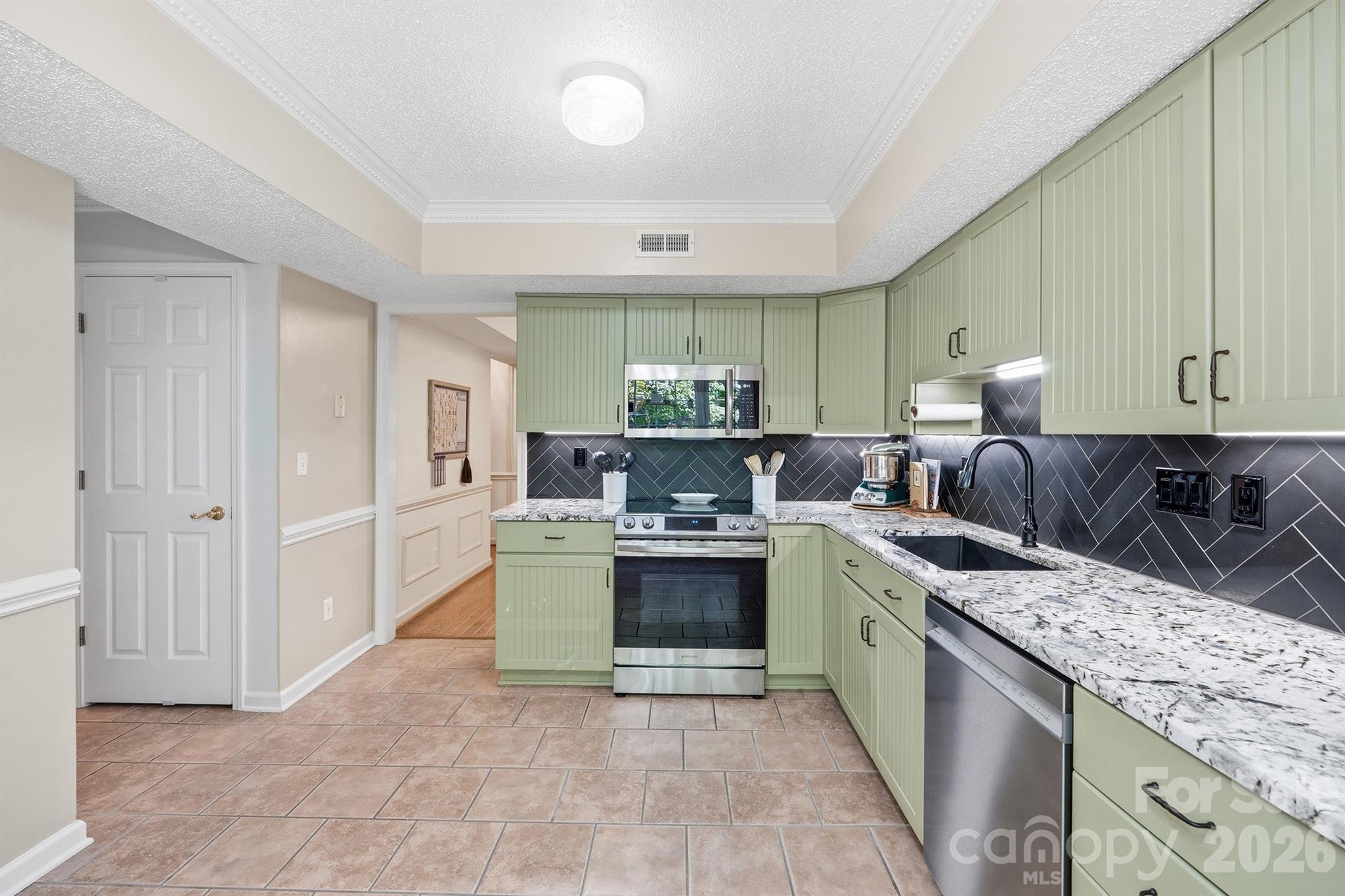6421 Whitewater Drive — Charlotte