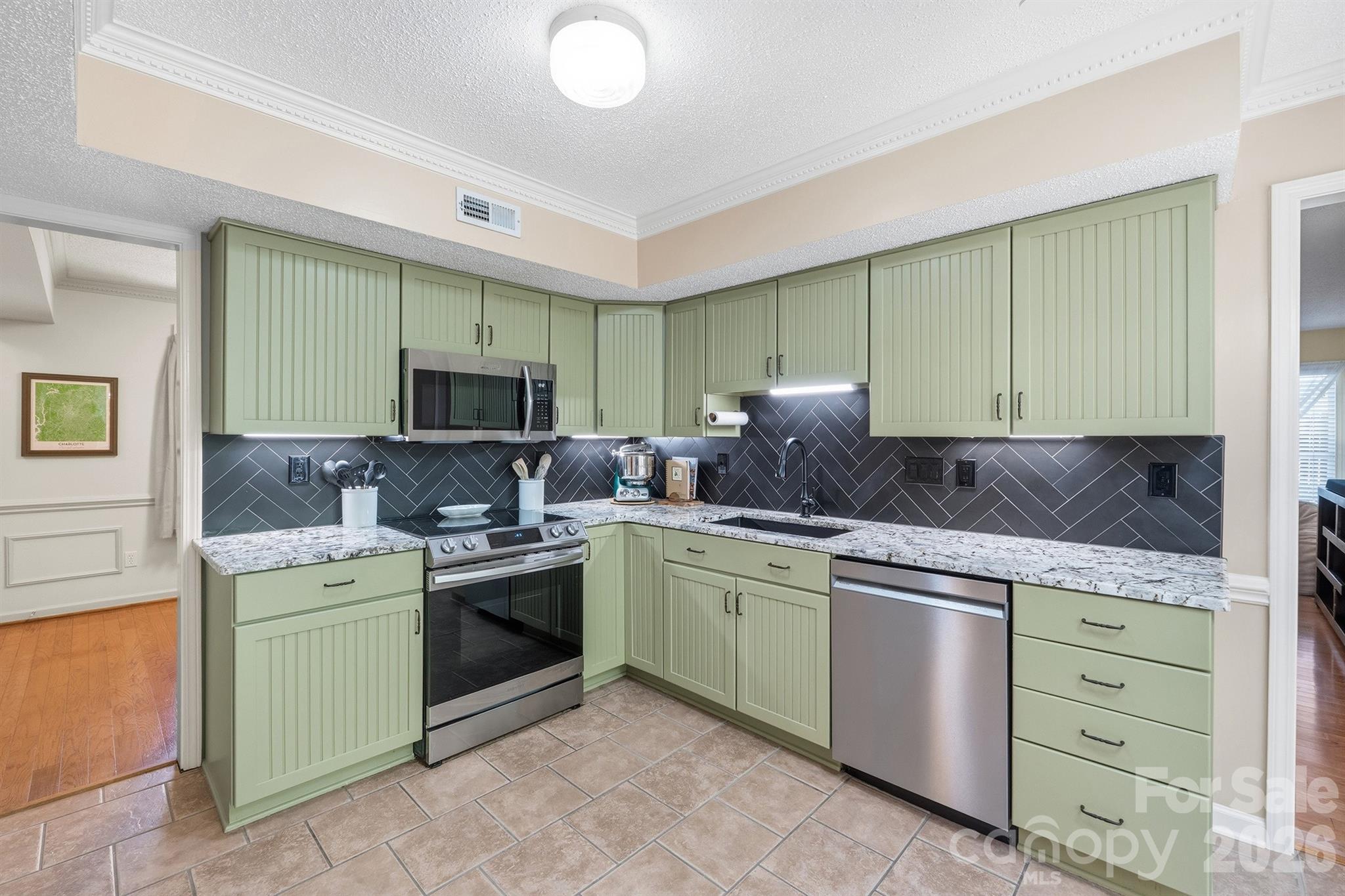 6421 Whitewater Drive — Charlotte